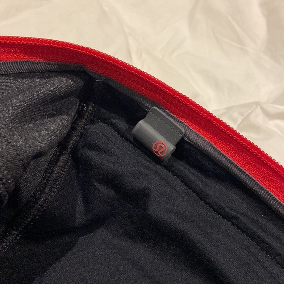 Men’s lululemon sweater size Large - Picture 3 of 4